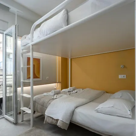 Vibe-siggrou 44 Family * Salonic